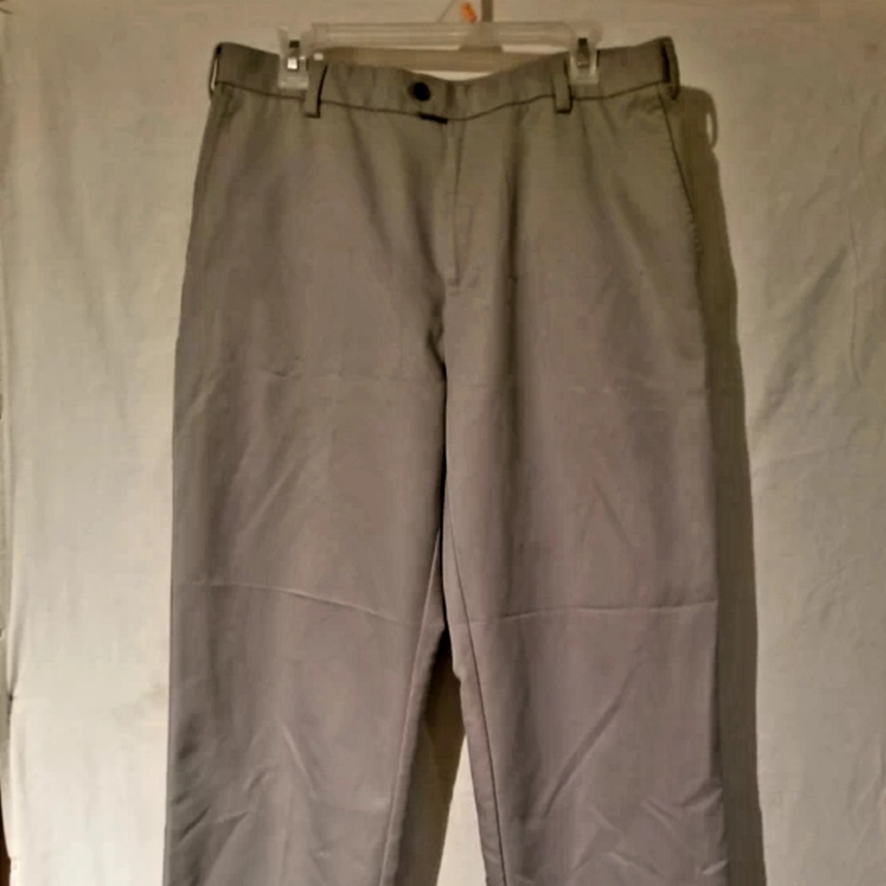 Izod golf pants